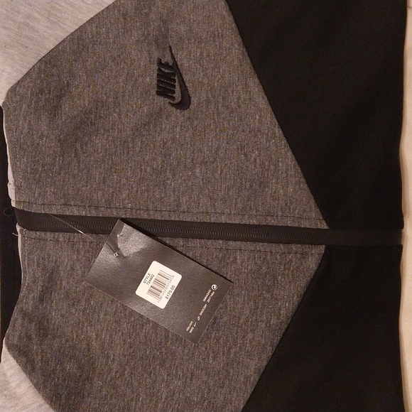 Nike jogger Suit - Picture 3 of 7